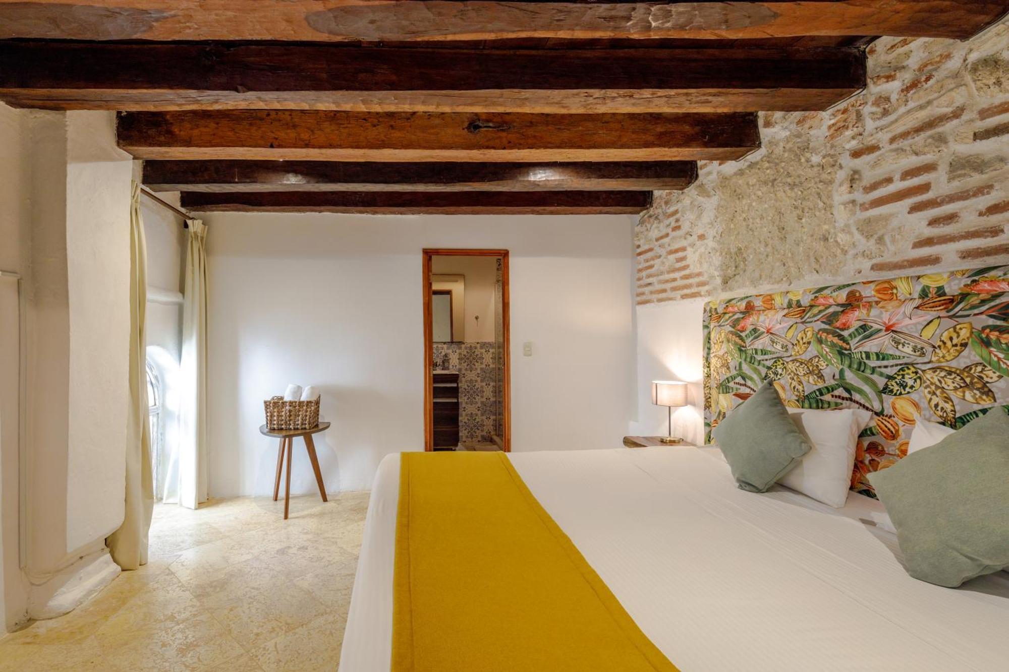 Bolola Hotel 3*