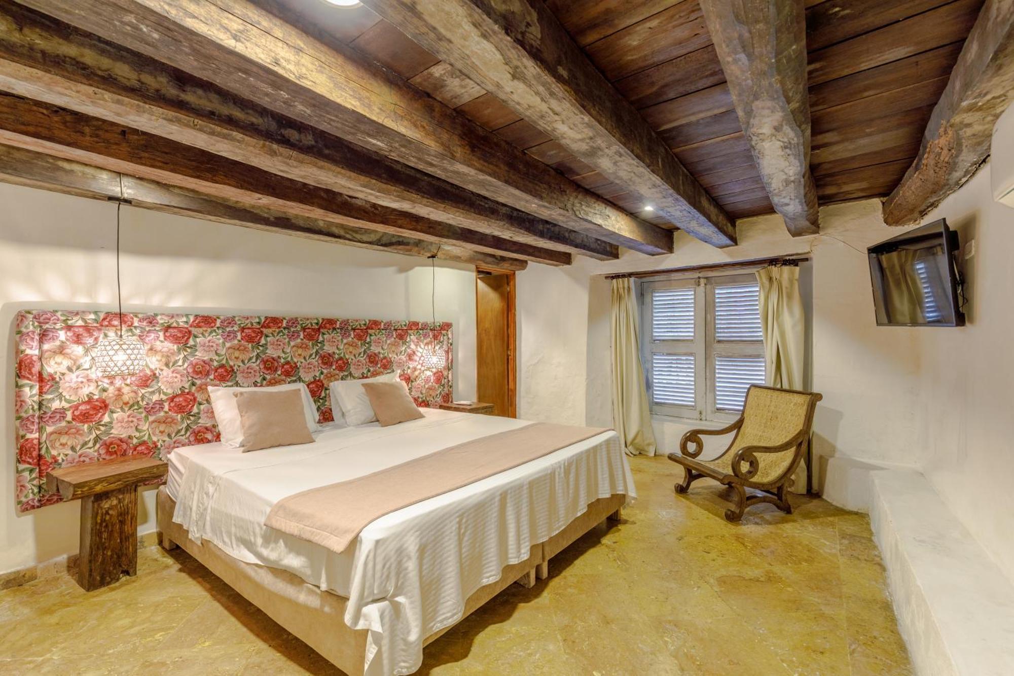 Bolola Hotel 3*