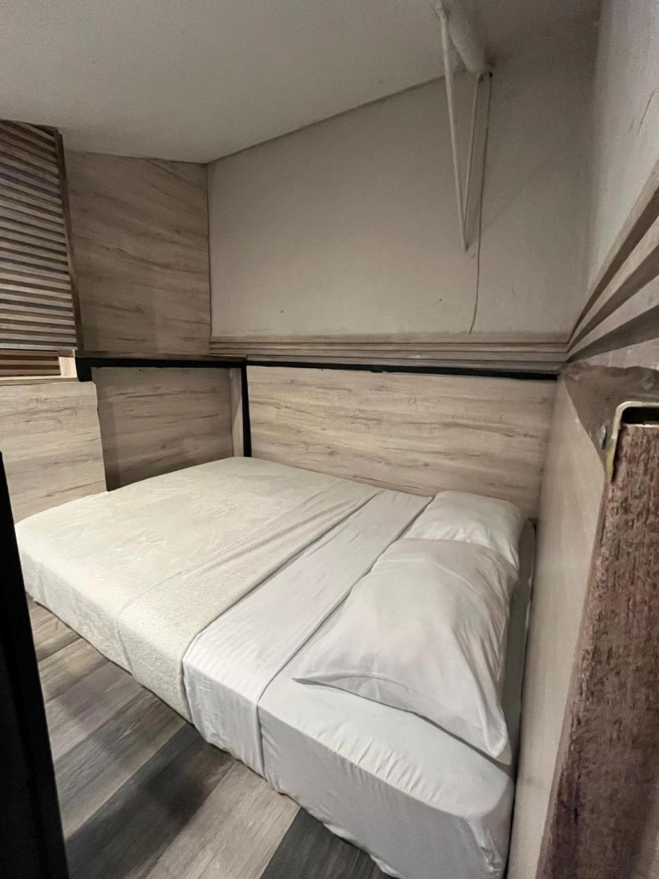 Hostel La Antigua Capsula