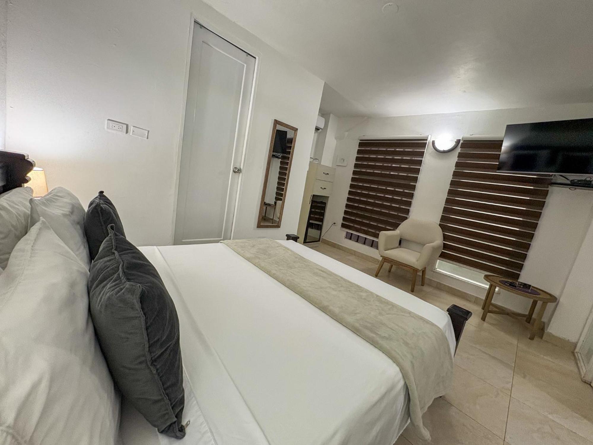 Hotel At The Park 3*
