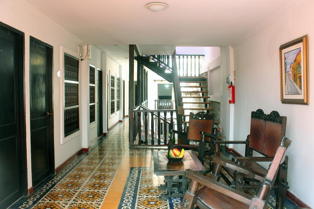 Colonial By Akel 2* Cartagena