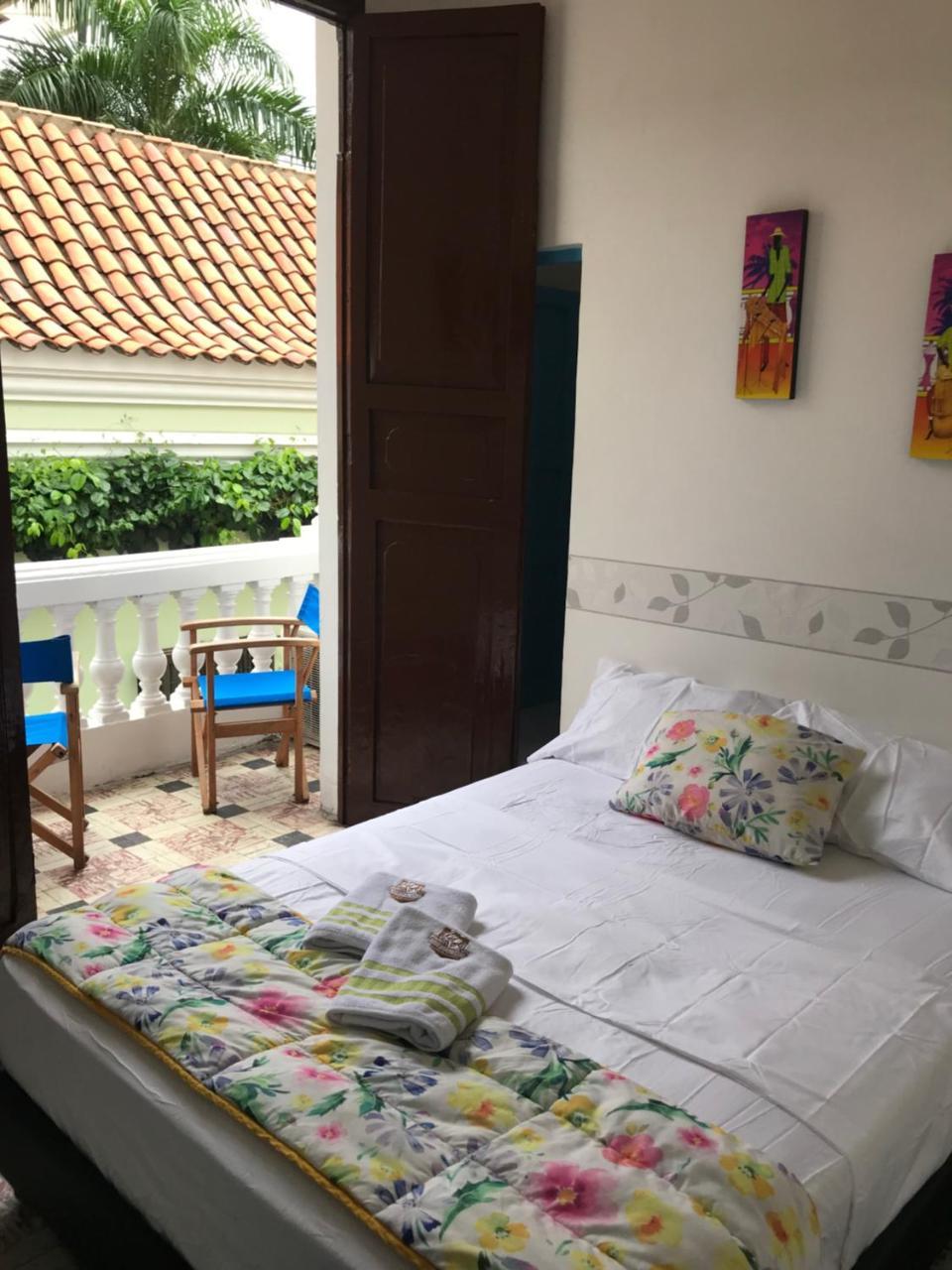 Hostal 1811 *