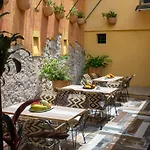 Casa Lorenza Hotel