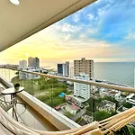 Espectacular Apartamento Piso Alto Con Excelente Vista Al Mar Y A La Ciudad Amurallada