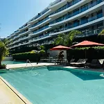 Fantastic Apartment/Beach Front Luxury