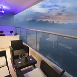 Empire Presidential Suite Private Jacuzzi