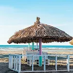Playa Palmeras Beach Resort