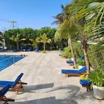Cartagena Beach Condo - 1400 sq. Ft. (130 m2)