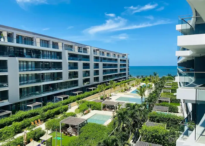 Fantastic Apartment/Beach Front Luxury
