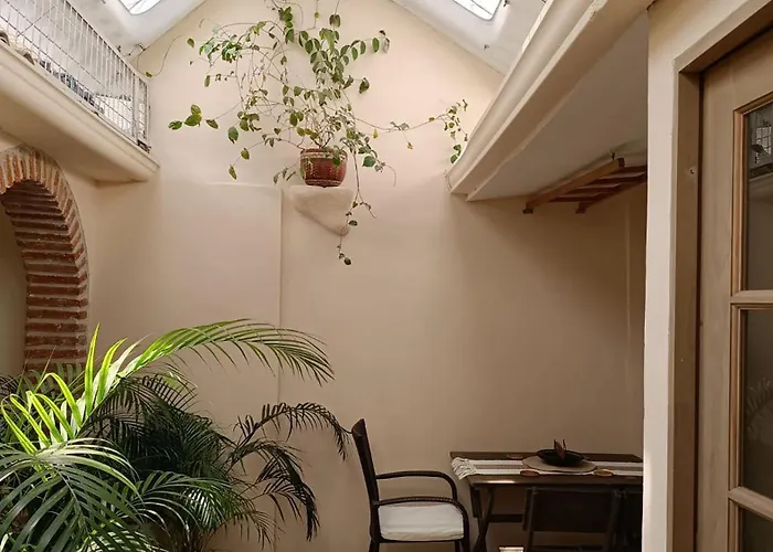 Great Location ! 4 Bedroom Home In The Heart Of Cartagena