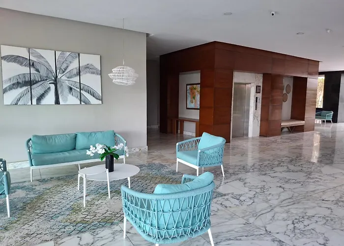 Cartagena Beach Condo - 1400 sq. Ft. (130 m2)