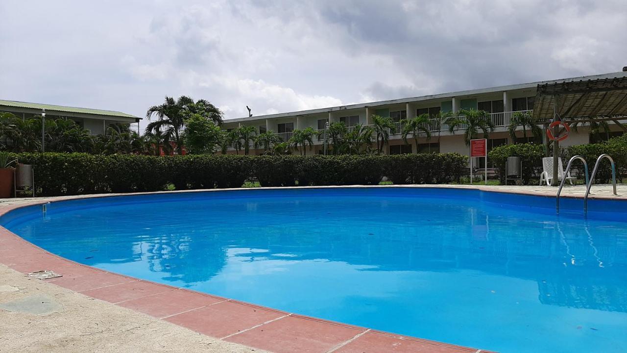 Hotel Parador Tropical