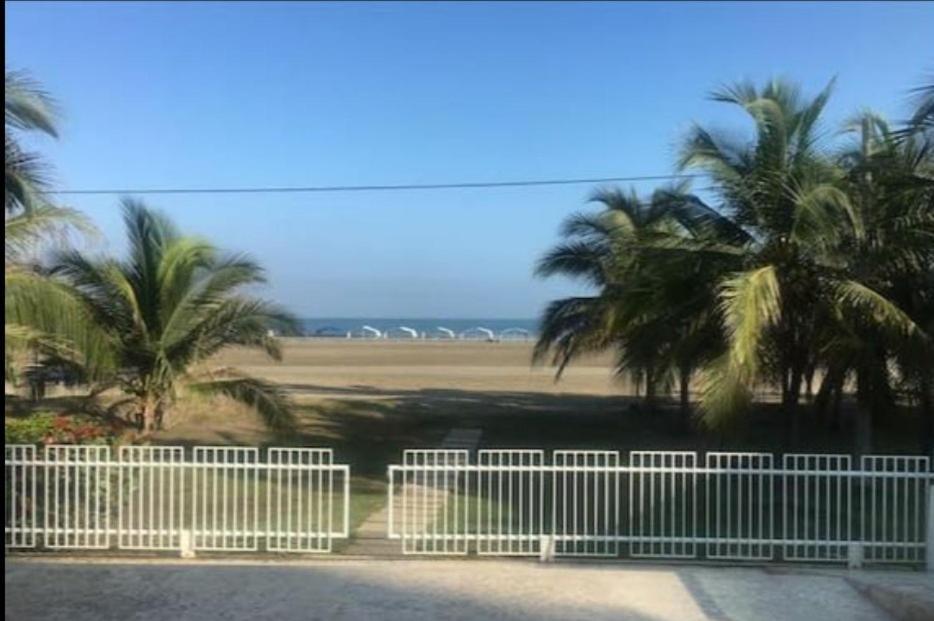 Edificio Acceso Directo Al Mar Primera Linea De Playa 2 * Cartagena