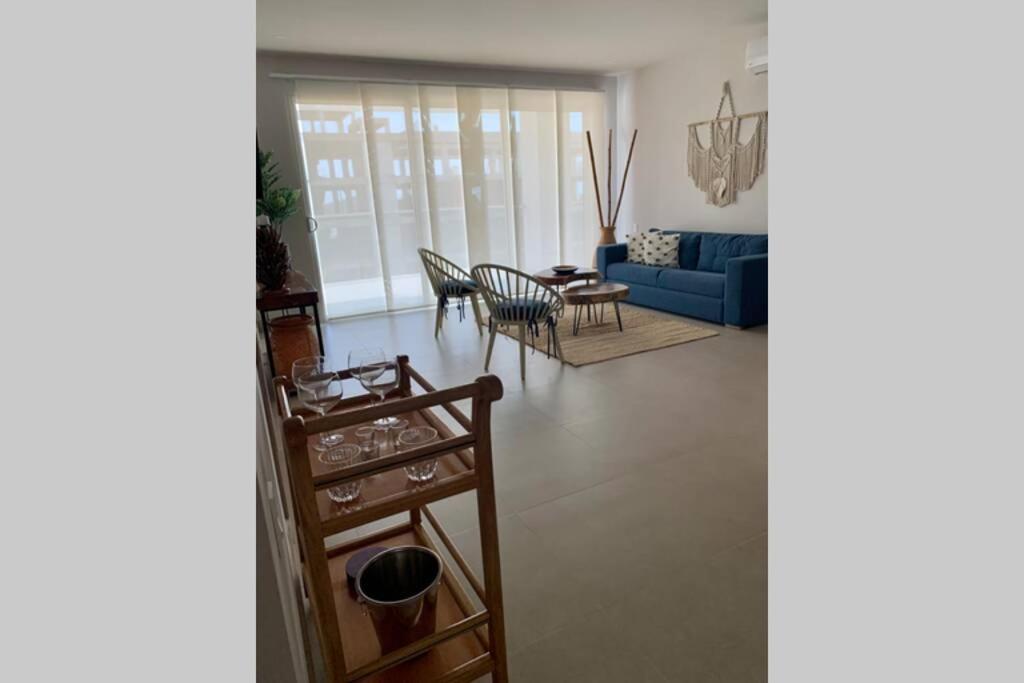 Seaside Retreat: Beachfront Comfort Near Historic Center Apartment