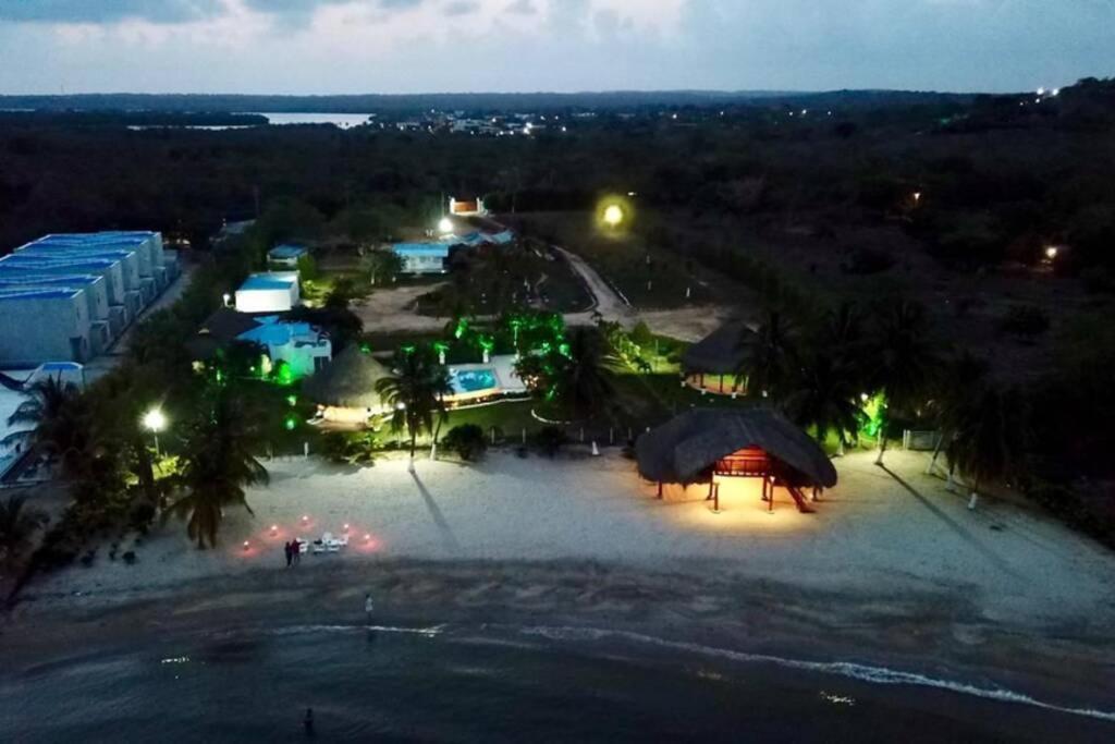 Camatajua Baru House, Casa Con Playa En Isla Baru Villa *