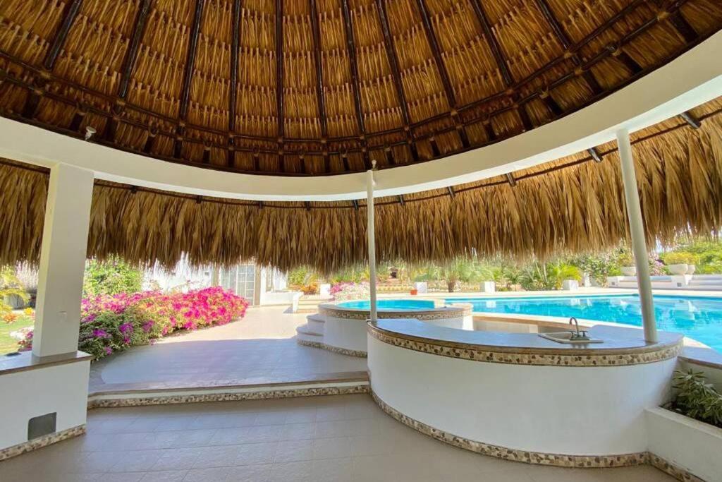 Villa Camatajua Baru House, Casa Con Playa En Isla Baru