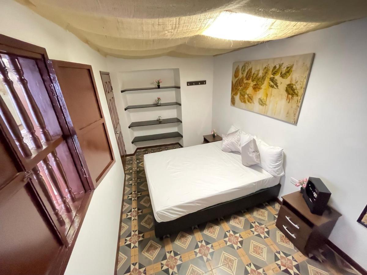 Casa One Hundred Homestay *