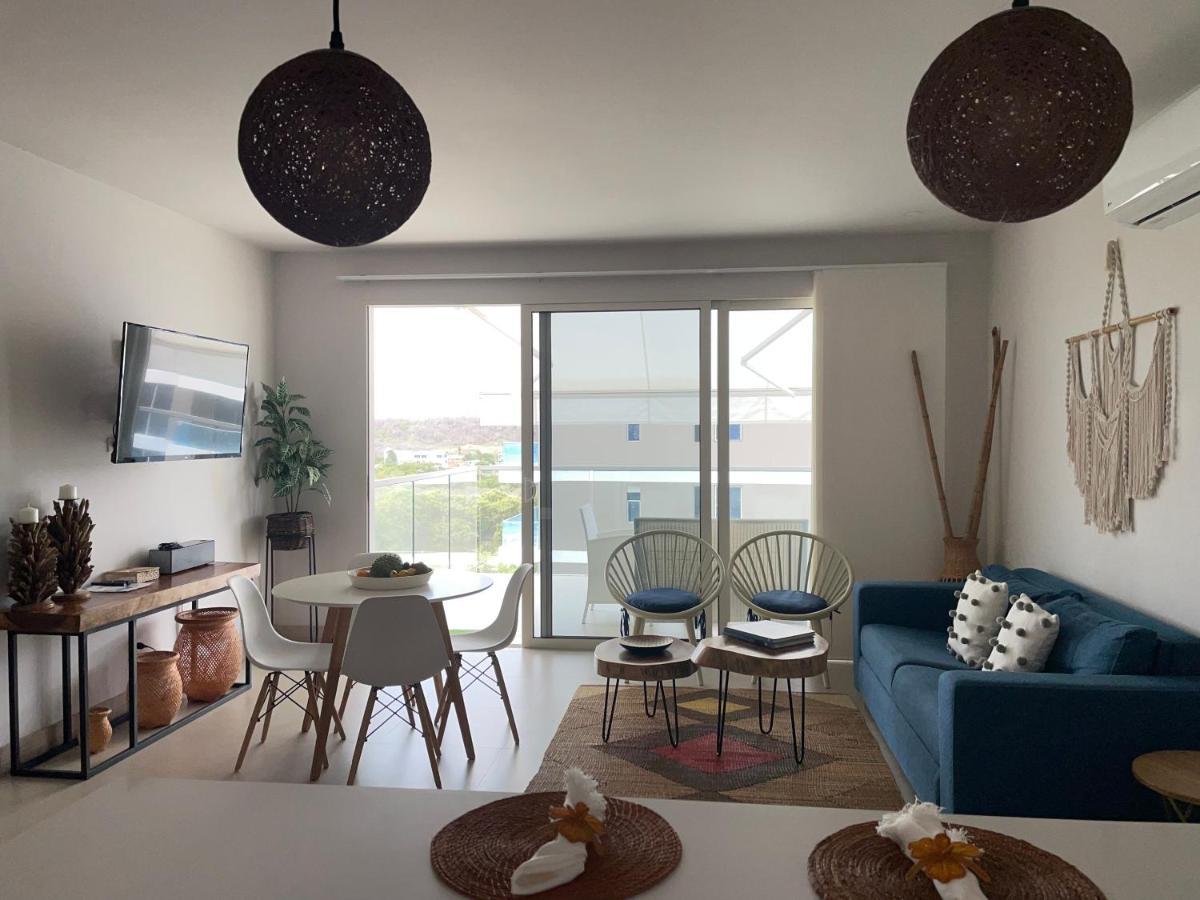 Apartment Seaside Retreat: Beachfront Comfort Near Historic Center Cartagena