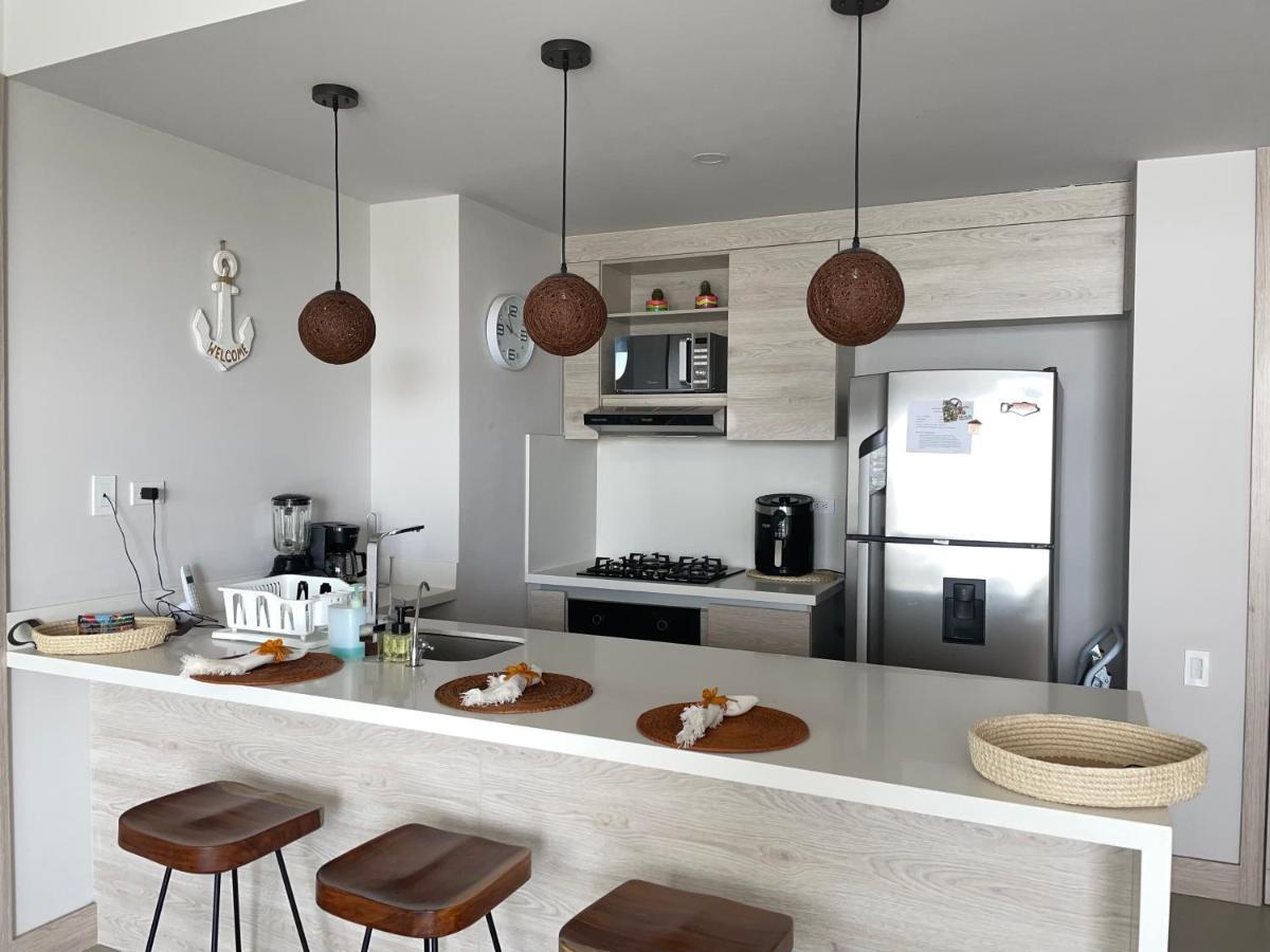 Apartment Seaside Retreat: Beachfront Comfort Near Historic Center