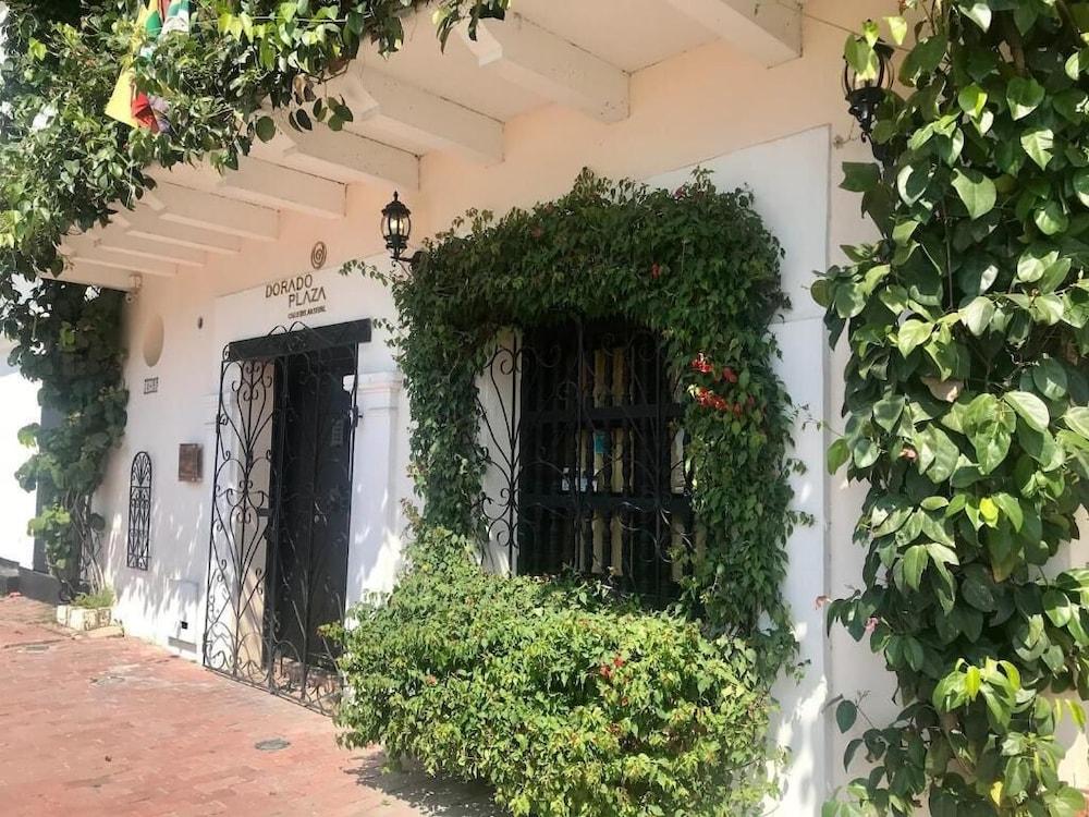 Dorado Plaza Calle Del Arsenal Cartagena