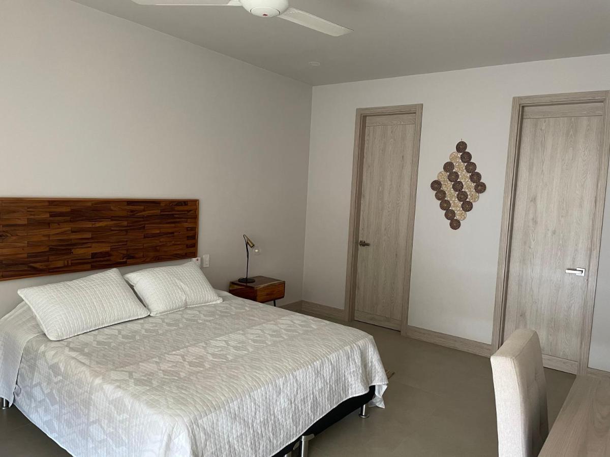 Apartment Seaside Retreat: Beachfront Comfort Near Historic Center Cartagena