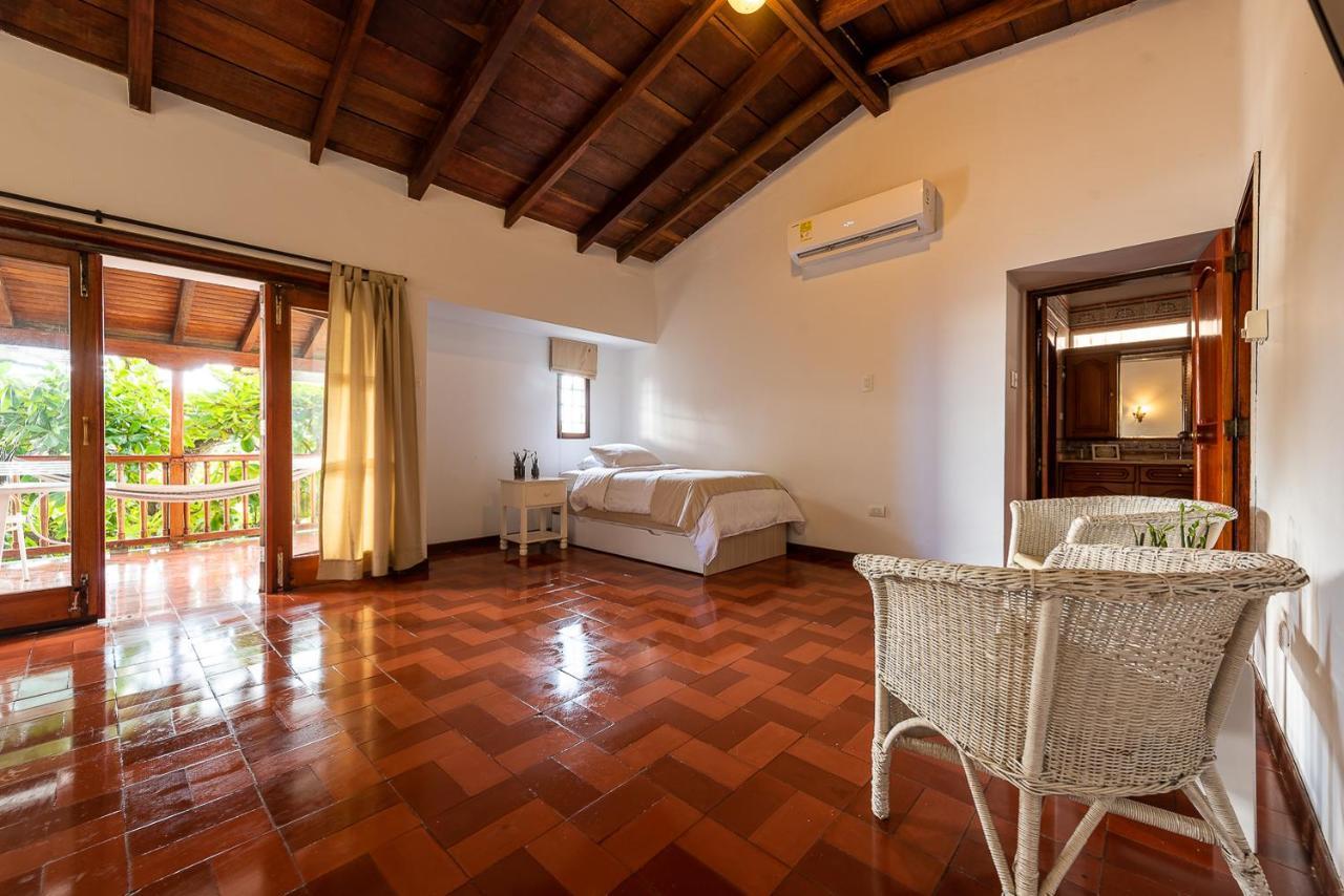 Villa Casa Porto - Luxury 5 Bedroom Beachfront In Bocagrande By Huespedia