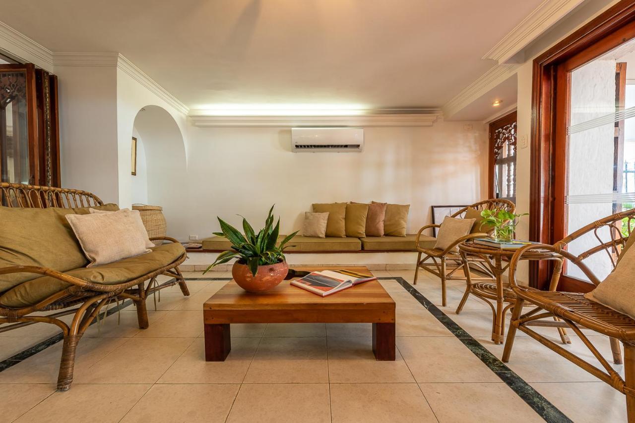 Casa Porto - Luxury 5 Bedroom Beachfront In Bocagrande By Huespedia Villa Cartagena