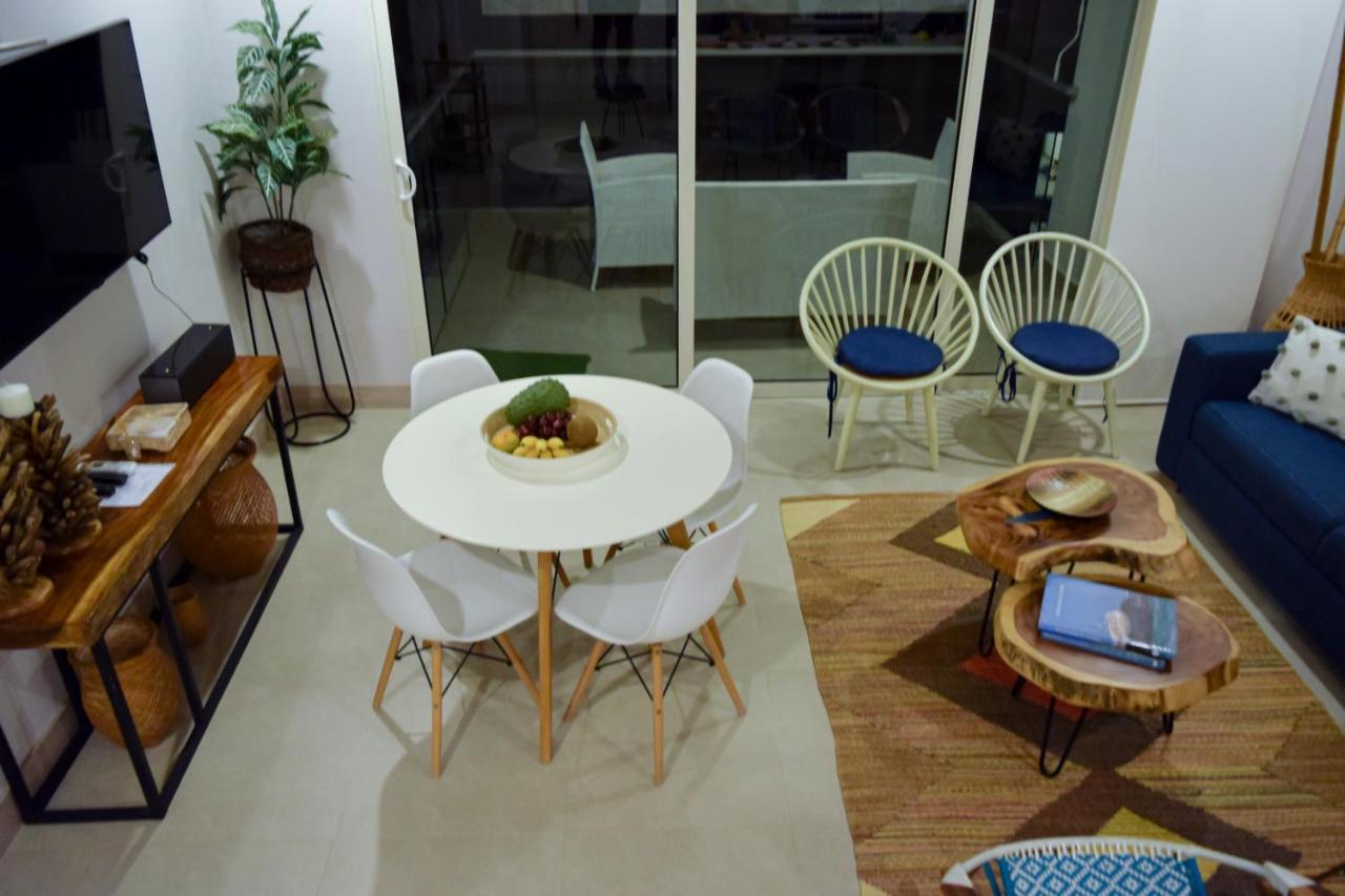 Seaside Retreat: Beachfront Comfort Near Historic Center Apartment *