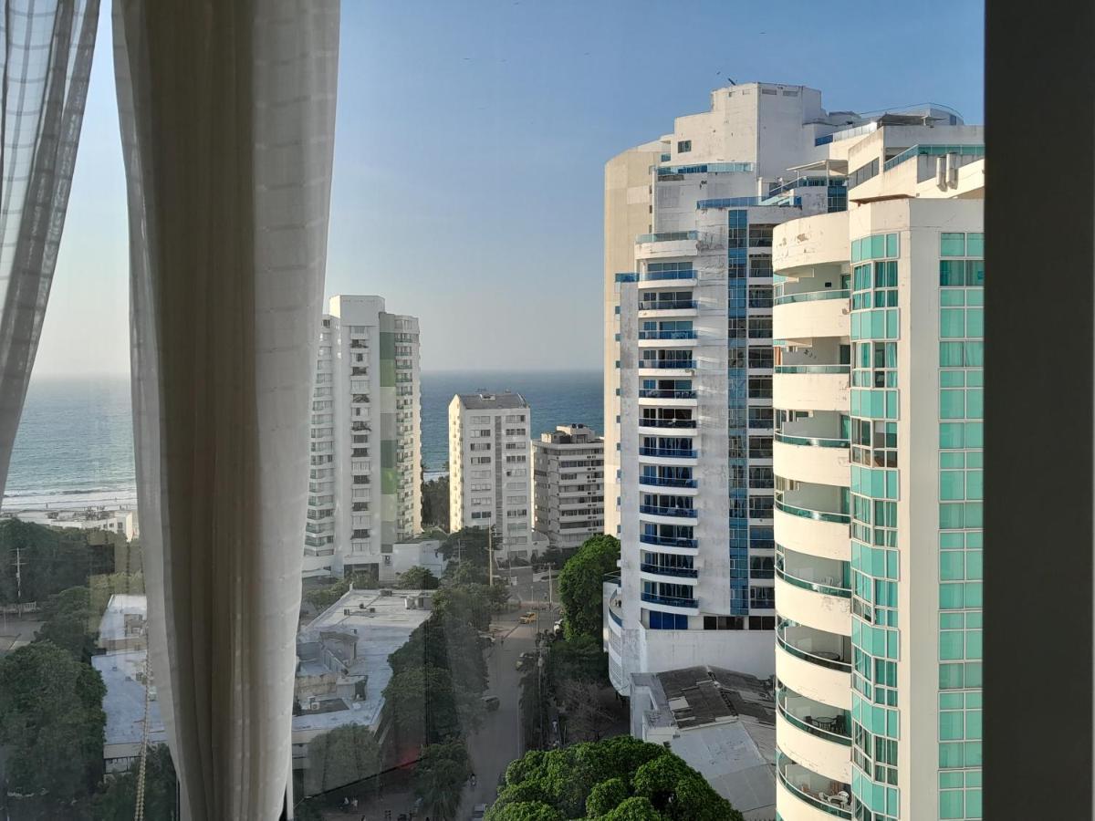 Oceanside 3-bedroom In Fun Tourist Area Apartment *
