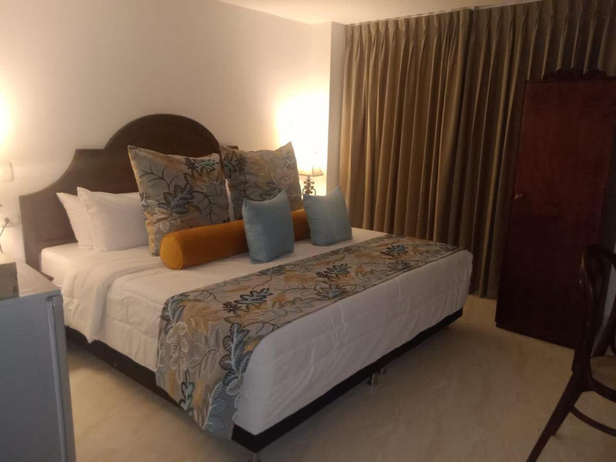 Hotel Dorado Plaza Calle Del Arsenal