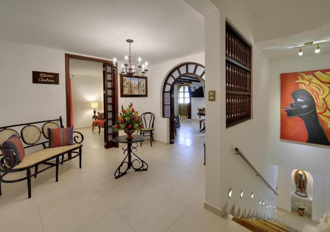 Dorado Plaza Calle Del Arsenal 3*