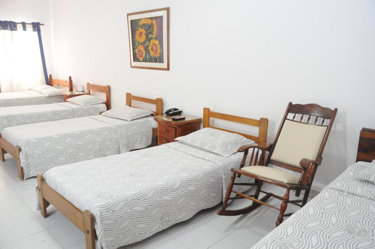 Hotel Veleros 3*