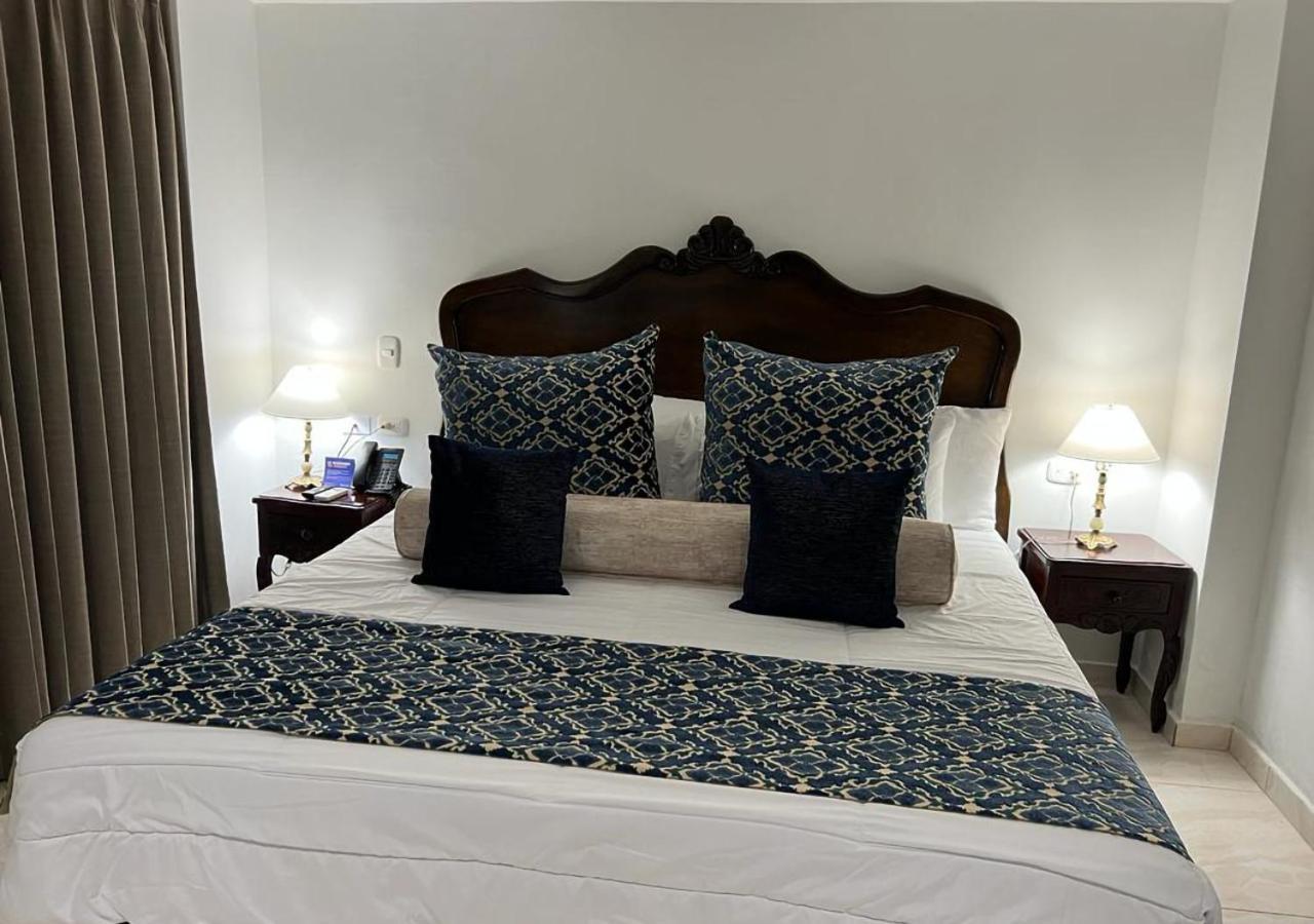 Dorado Plaza Calle Del Arsenal 3* Cartagena