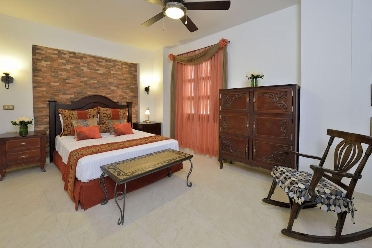 Dorado Plaza Calle Del Arsenal Hotel 3*