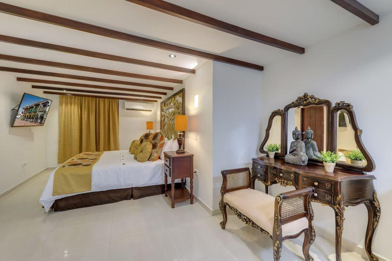 Dorado Plaza Calle Del Arsenal Hotel 3*