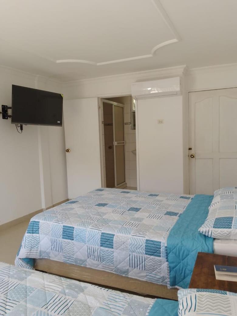 Parador Tropical Hotel *