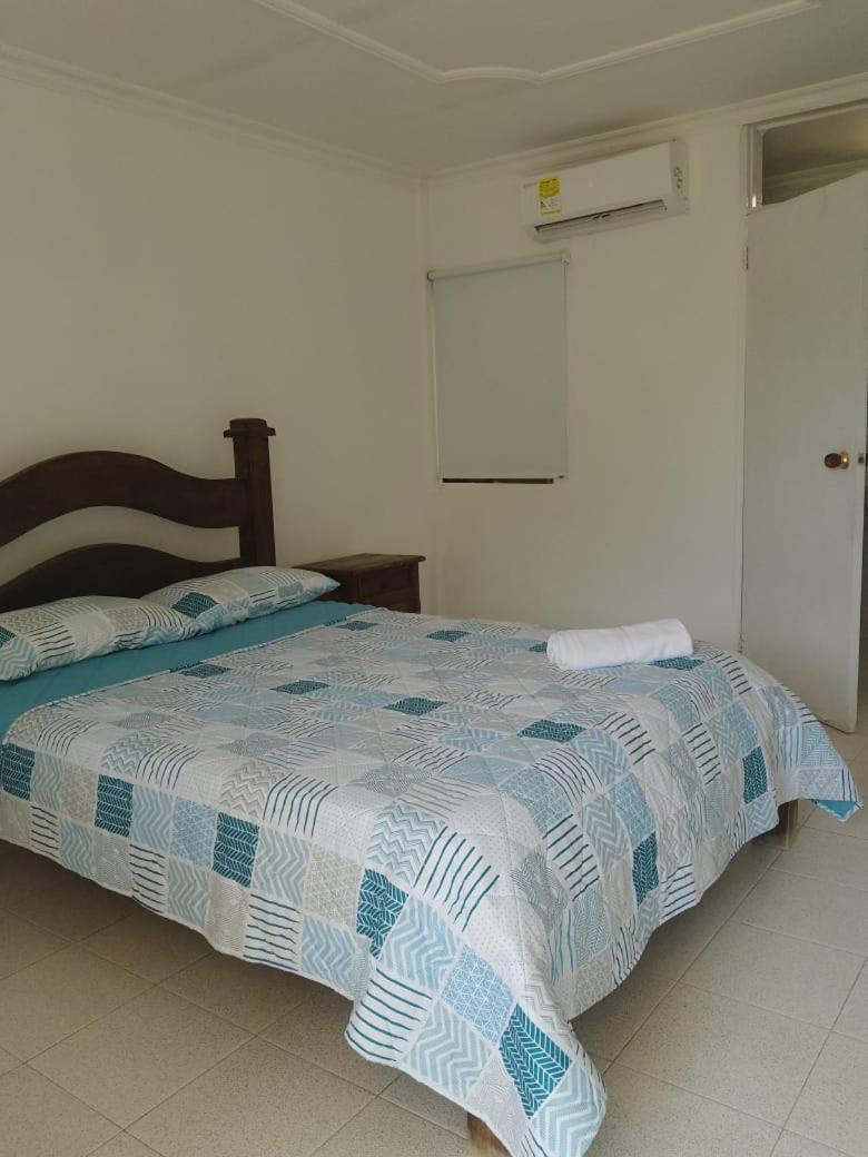 Parador Tropical Hotel *