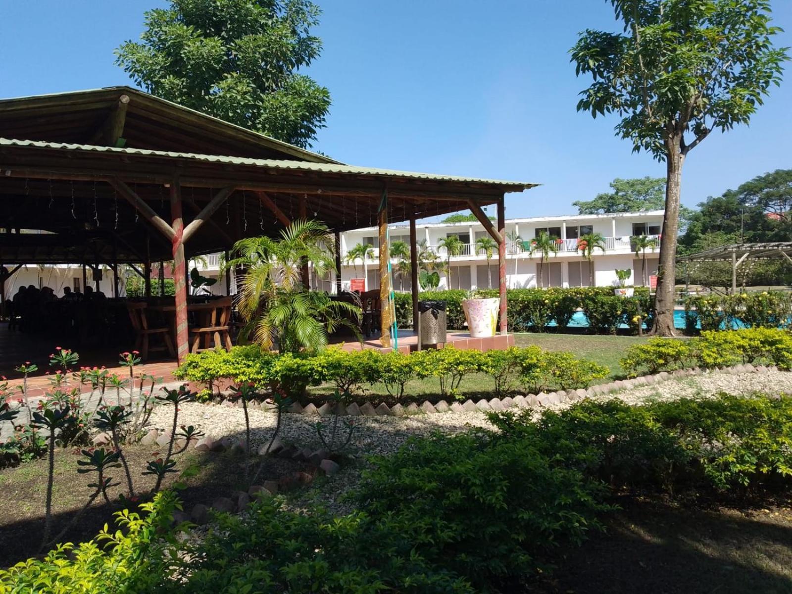 Hotel Parador Tropical *