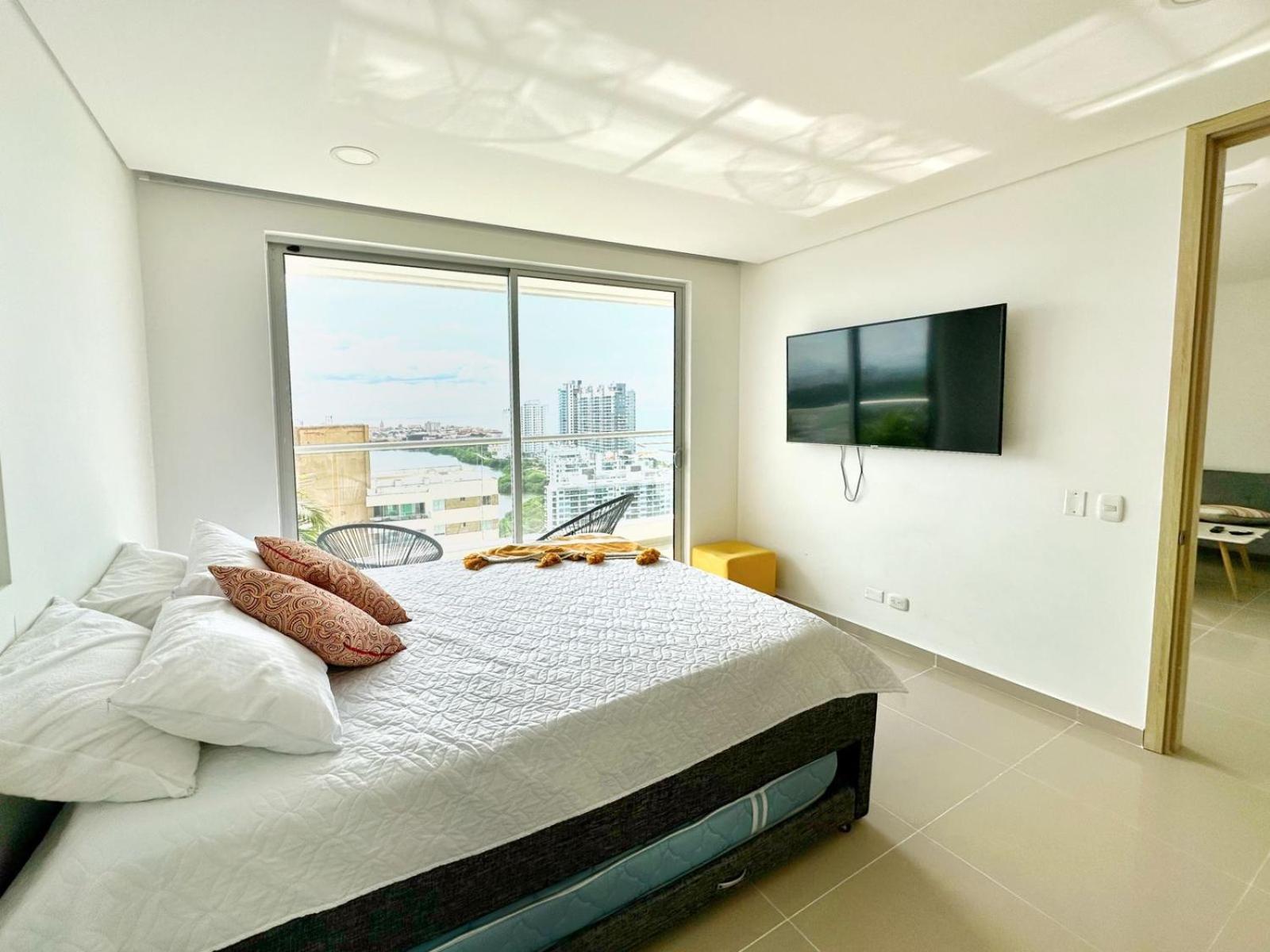 Espectacular Apartamento Piso Alto Con Excelente Vista Al Mar Y A La Ciudad Amurallada Apartment