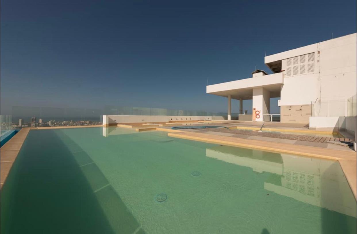 Espectacular Apartamento Piso Alto Con Excelente Vista Al Mar Y A La Ciudad Amurallada Apartment