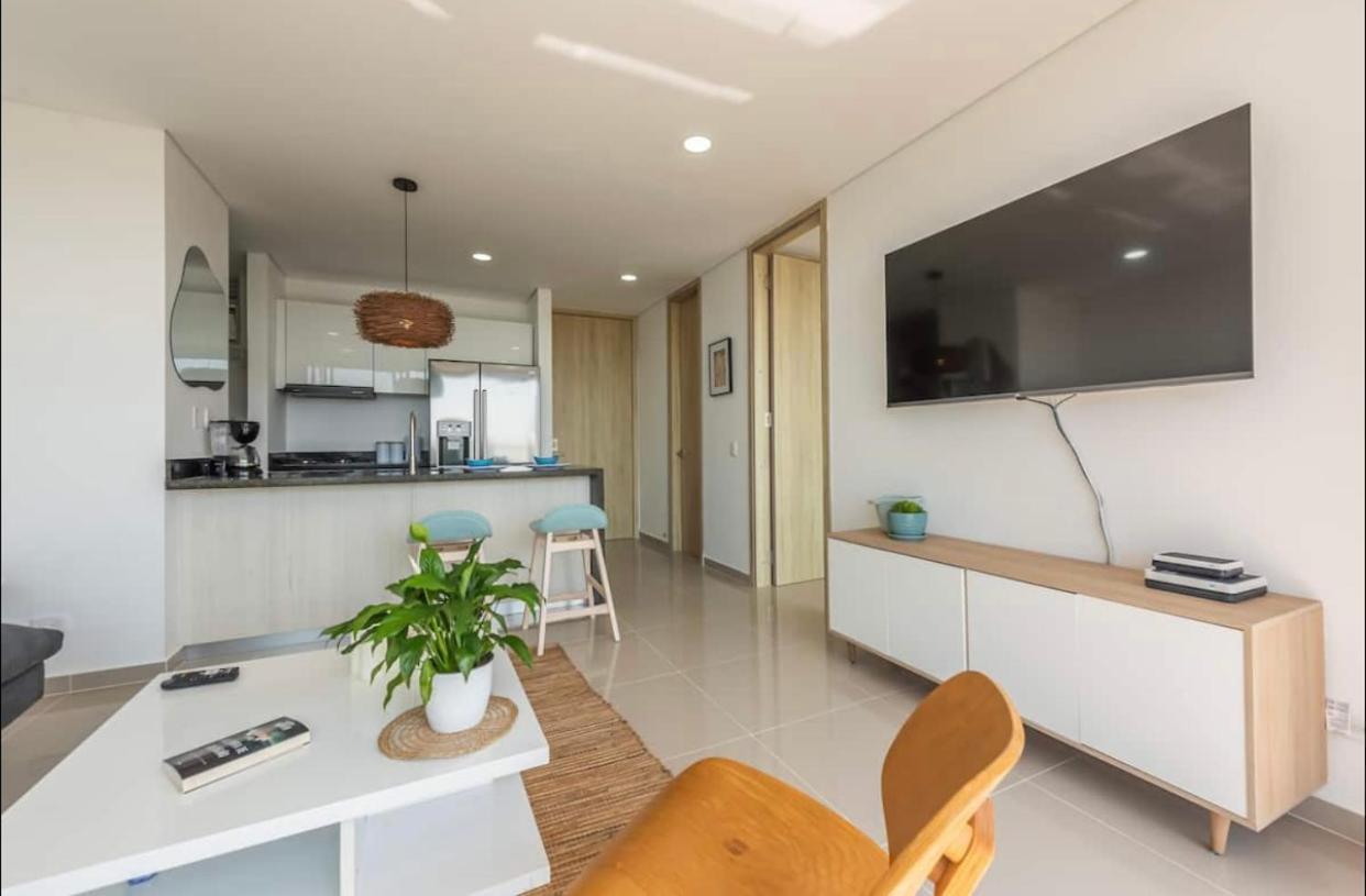 Espectacular Apartamento Piso Alto Con Excelente Vista Al Mar Y A La Ciudad Amurallada *