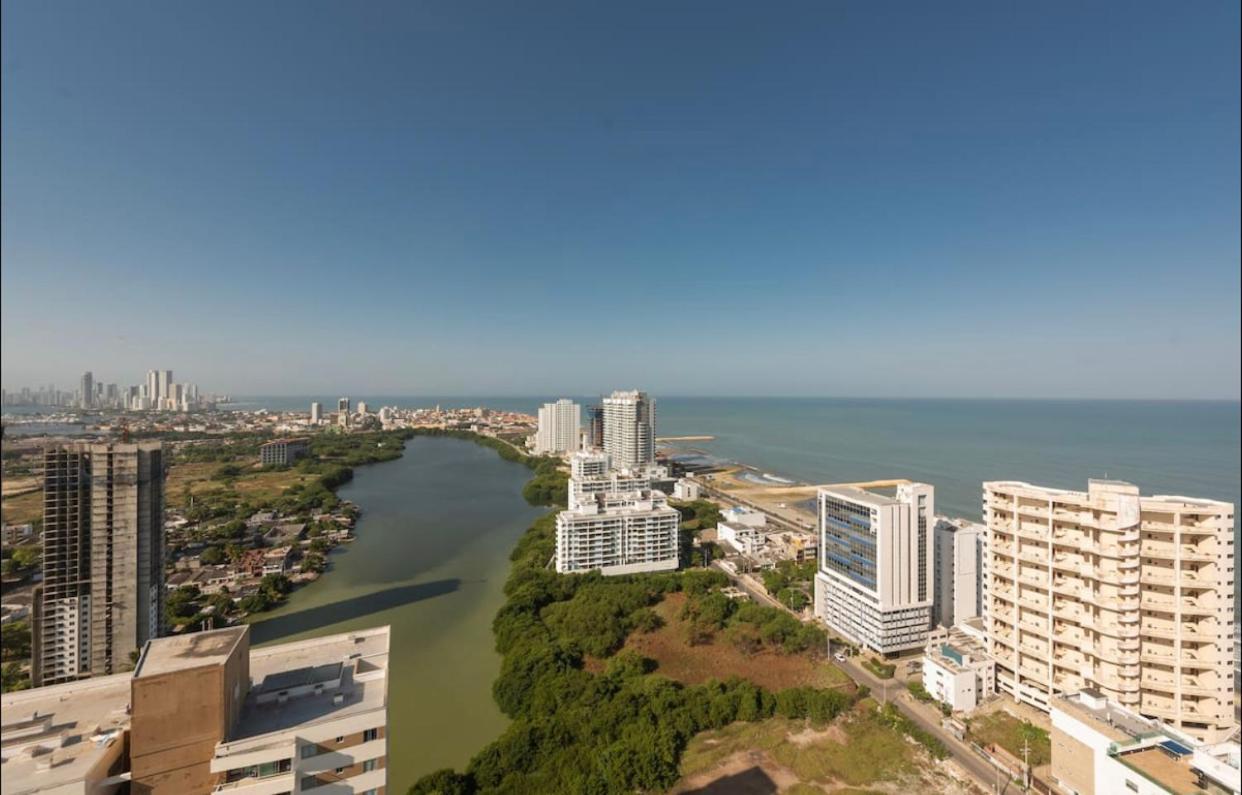 Espectacular Apartamento Piso Alto Con Excelente Vista Al Mar Y A La Ciudad Amurallada *