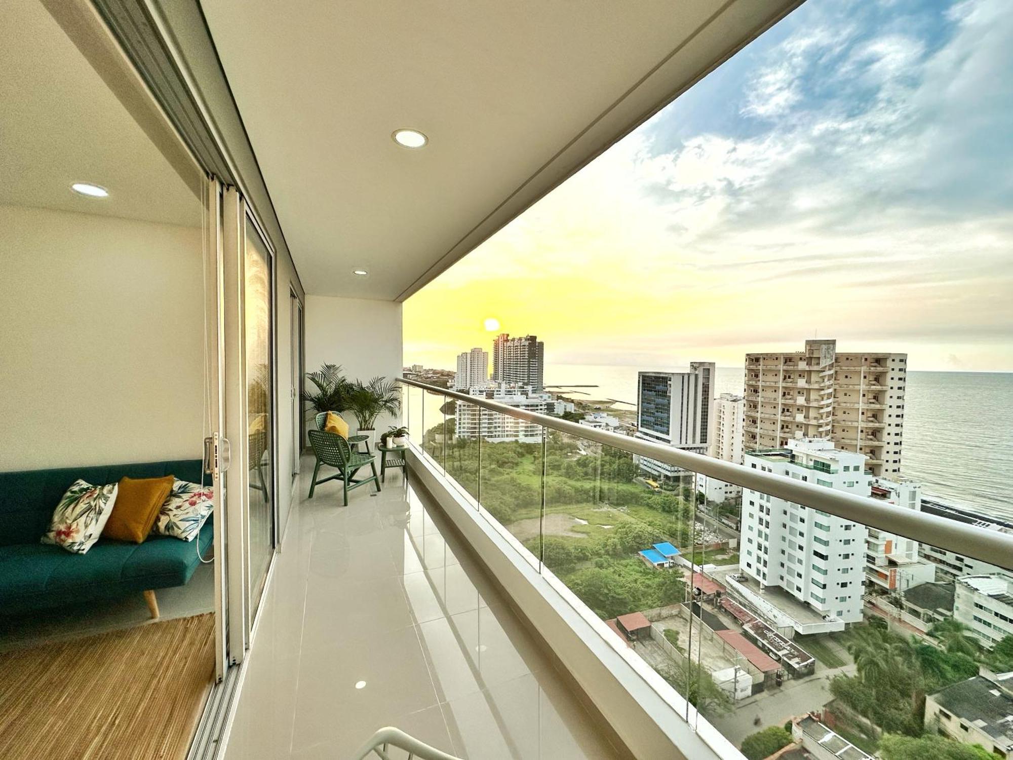 Espectacular Apartamento Piso Alto Con Excelente Vista Al Mar Y A La Ciudad Amurallada Apartment *