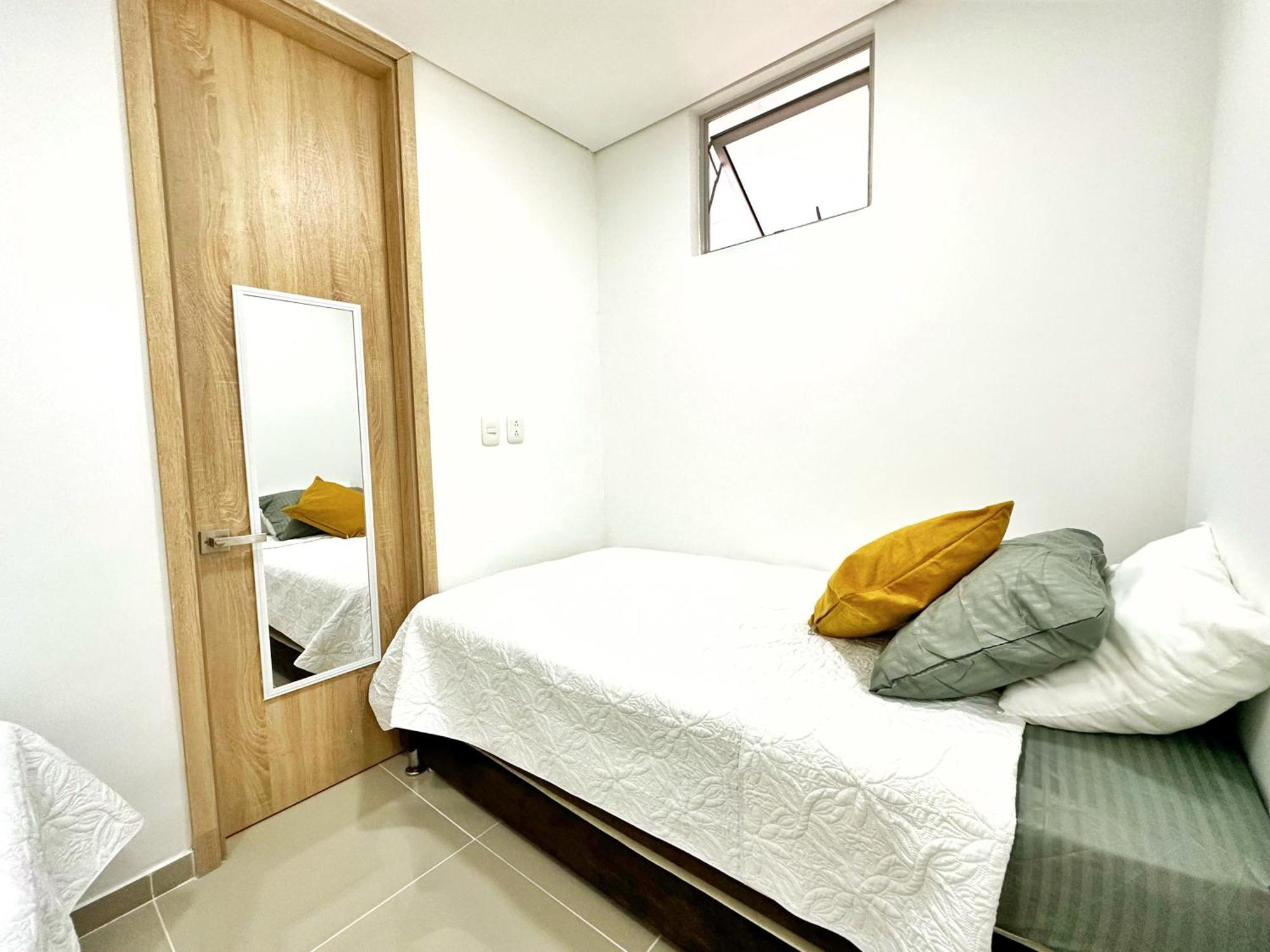 Espectacular Apartamento Piso Alto Con Excelente Vista Al Mar Y A La Ciudad Amurallada *