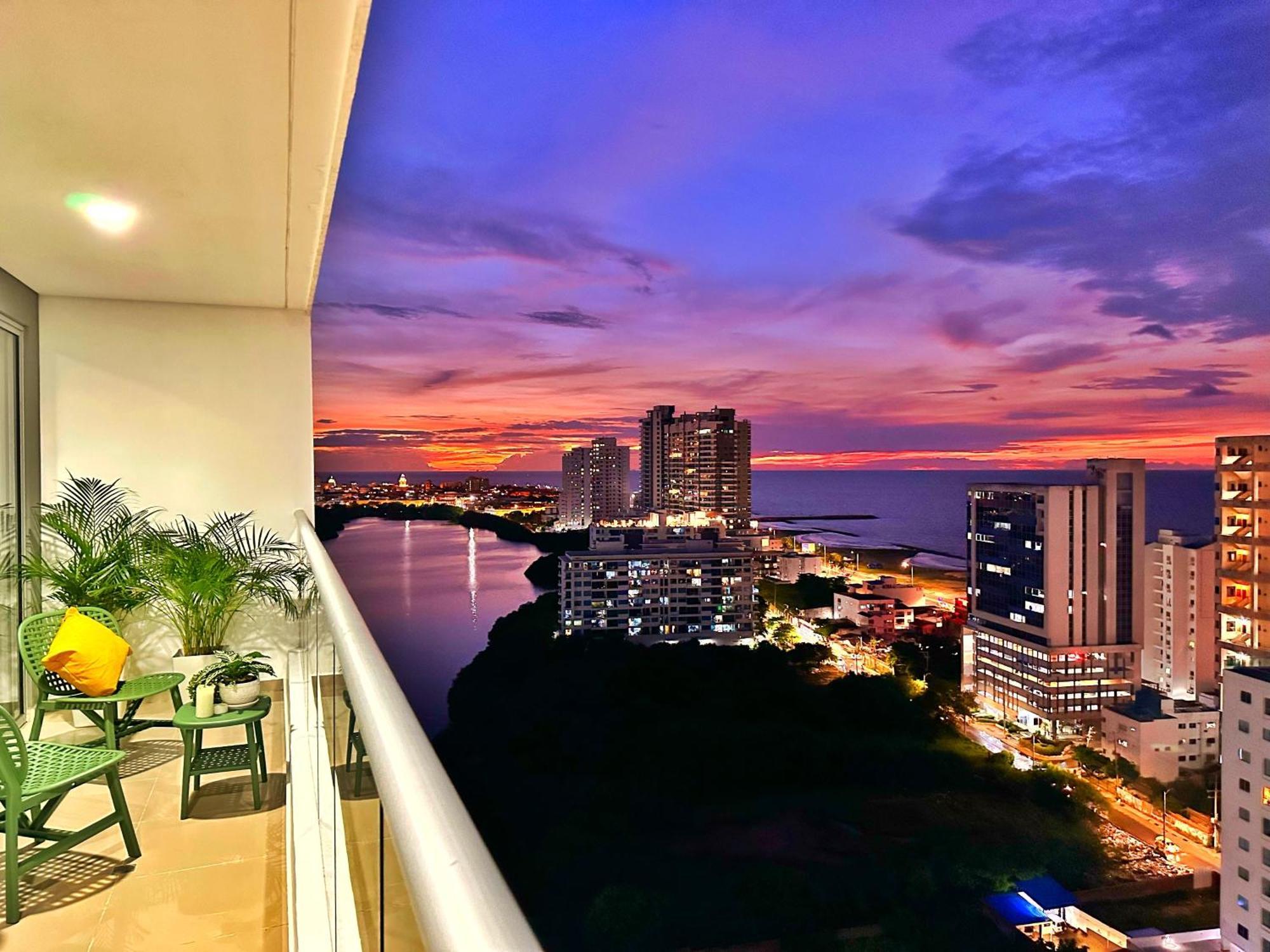 Espectacular Apartamento Piso Alto Con Excelente Vista Al Mar Y A La Ciudad Amurallada Apartment