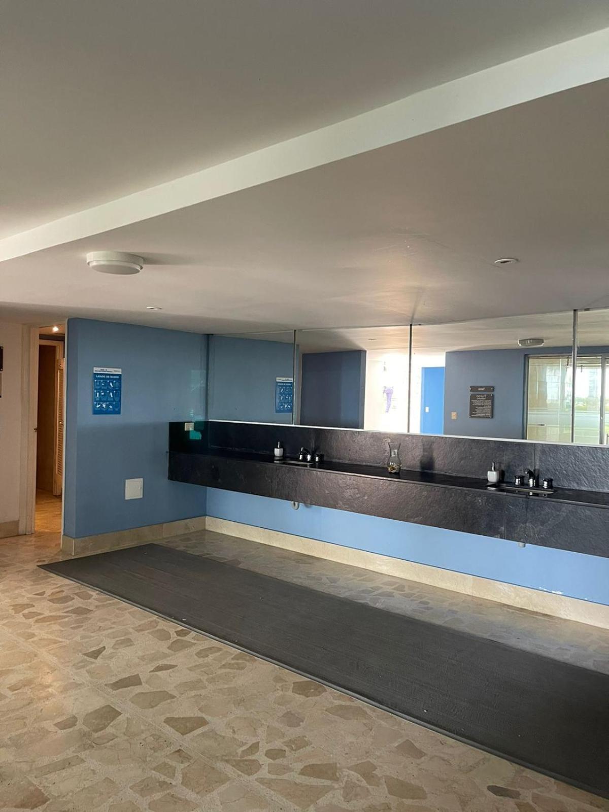 Apartment Beachfront Bliss-2br Haven Steps From Sandy Shores *