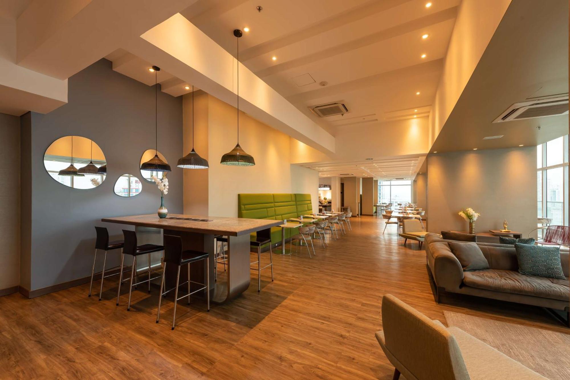 Hampton By Hilton