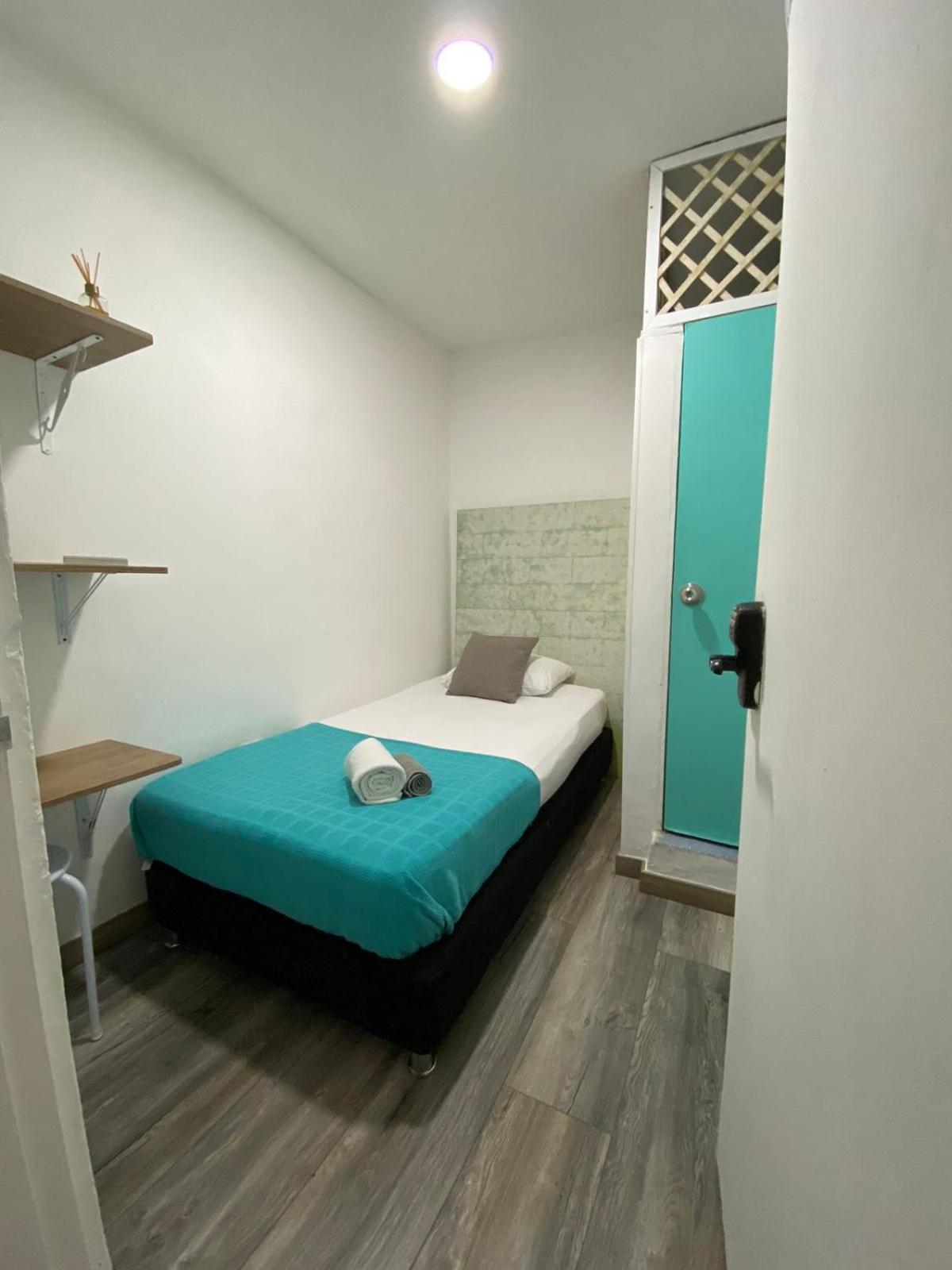 Hostel El Barrio Hostal *