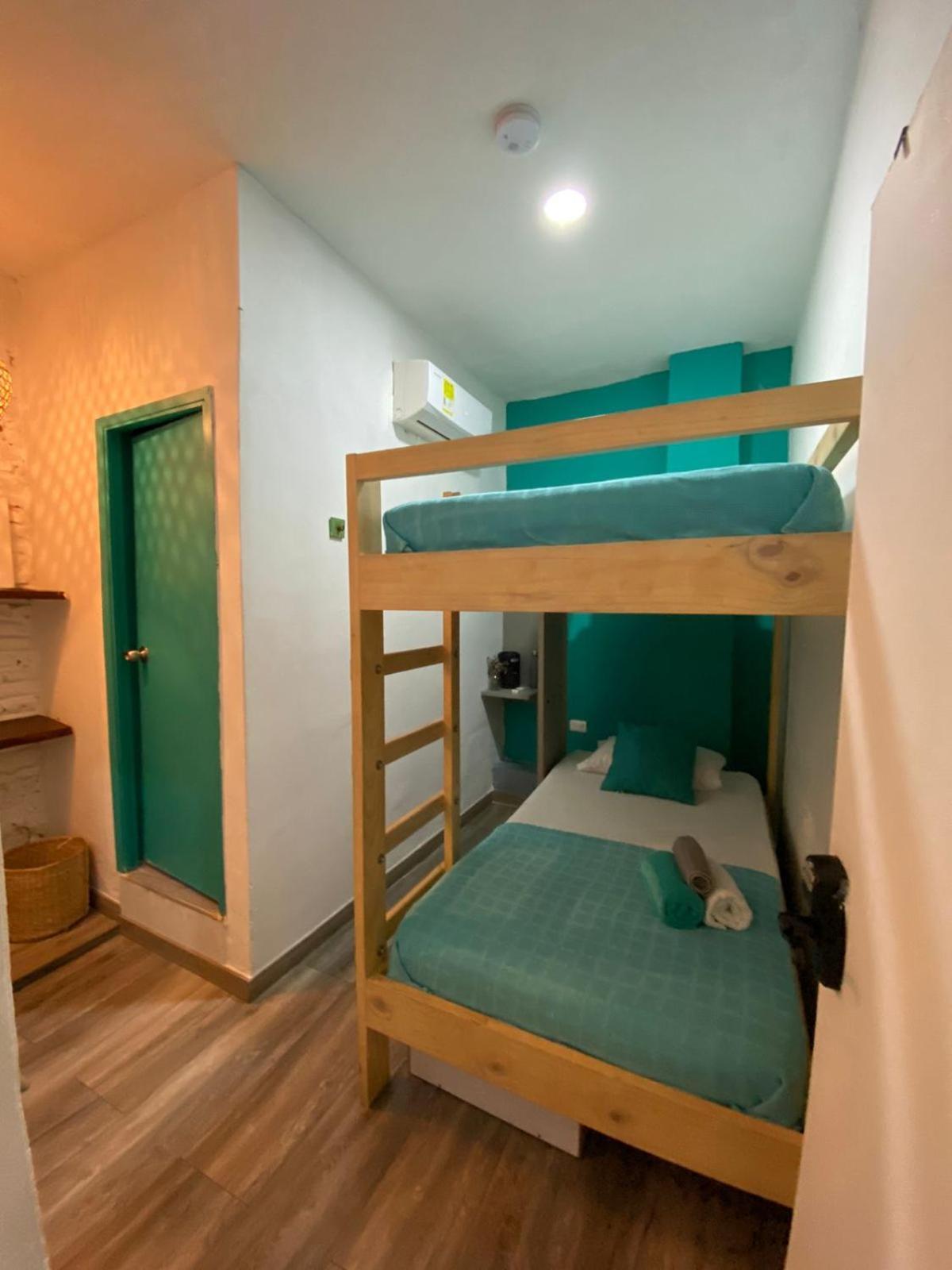 Hostel El Barrio Hostal *