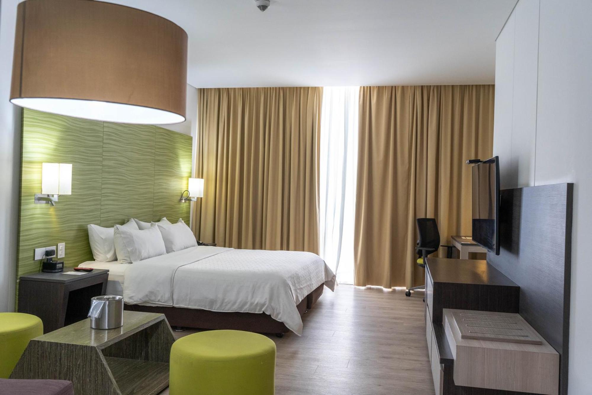 Hotel Express - Bocagrande By Ihg
